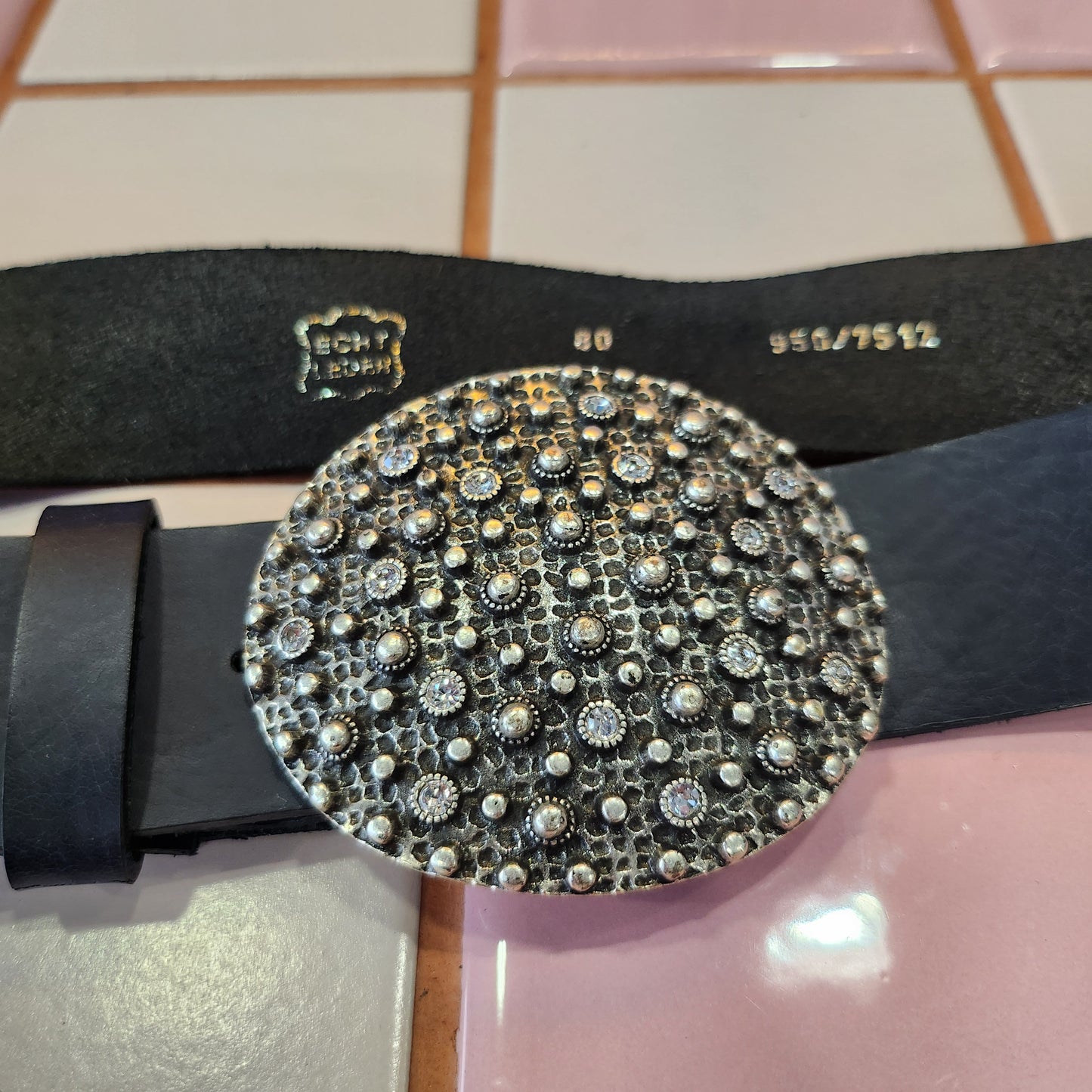 Leather Belt With Shinny Buckle