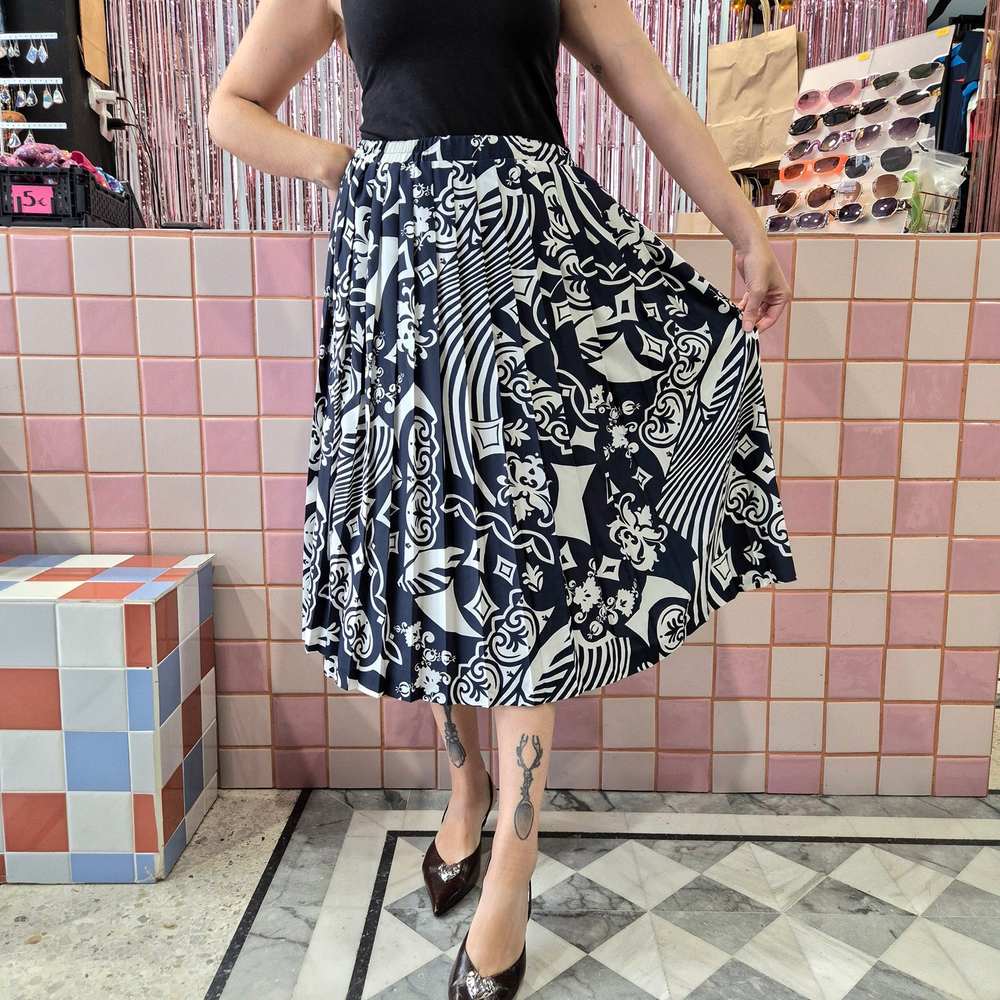 Pleated Midi skirt