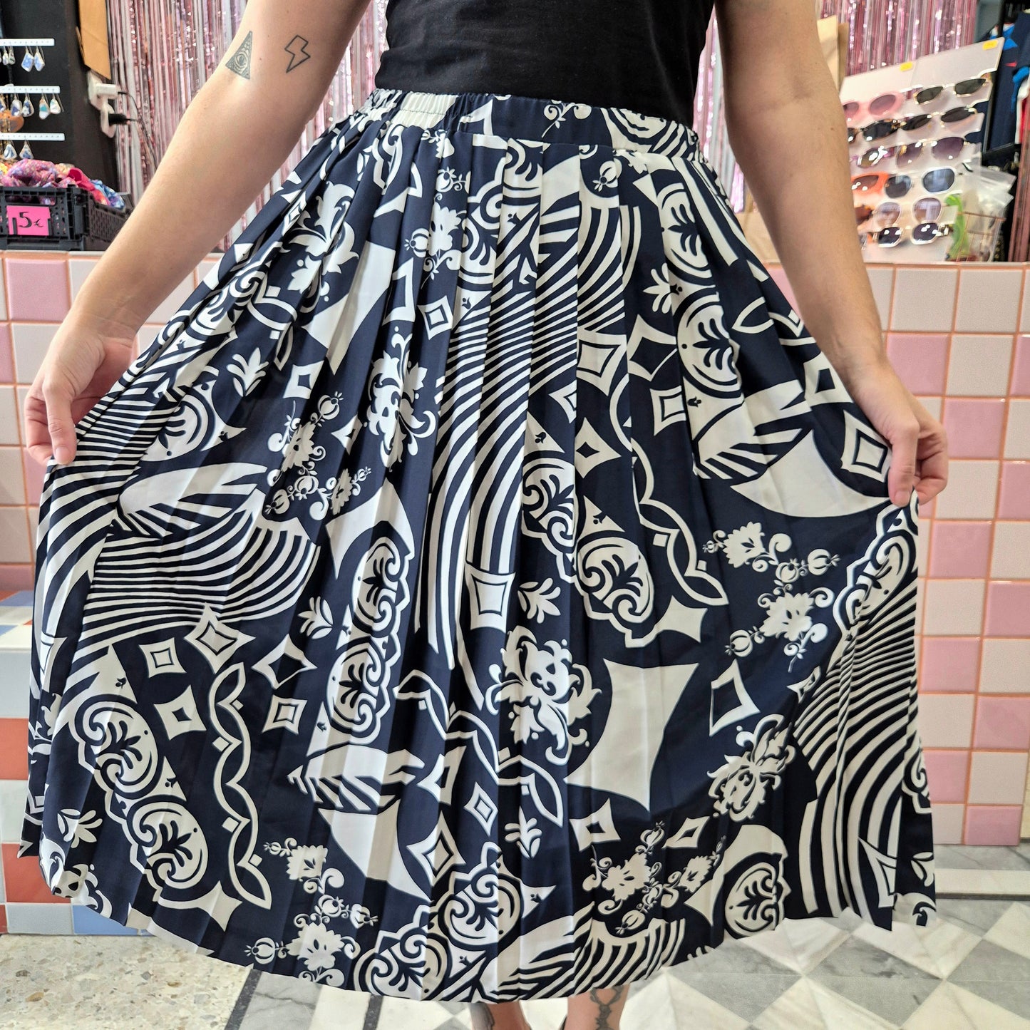 Pleated Midi skirt